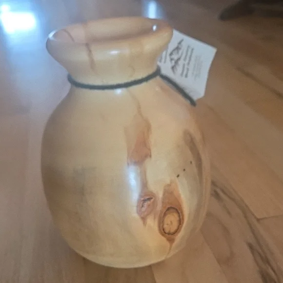 Handcrafted Vase - Aspen Wood - Picture 3 of 3